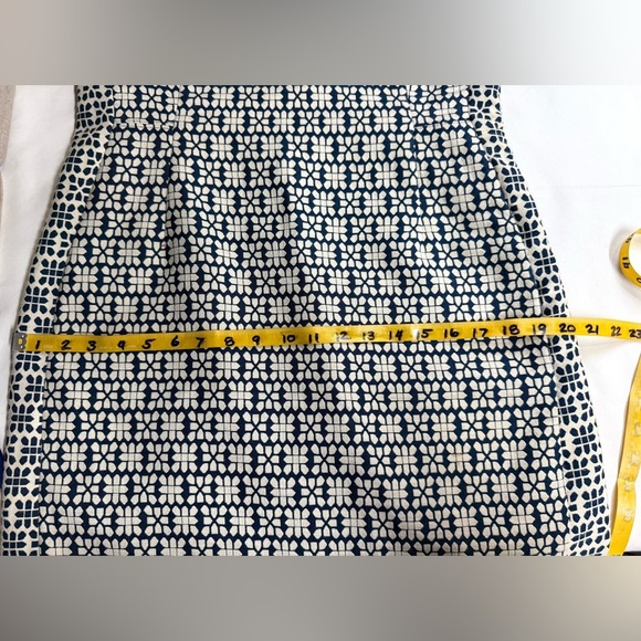 BANANA REPUBLIC Navy and white graphic print sleeveless sheath dress size 10. - Picture 13 of 14